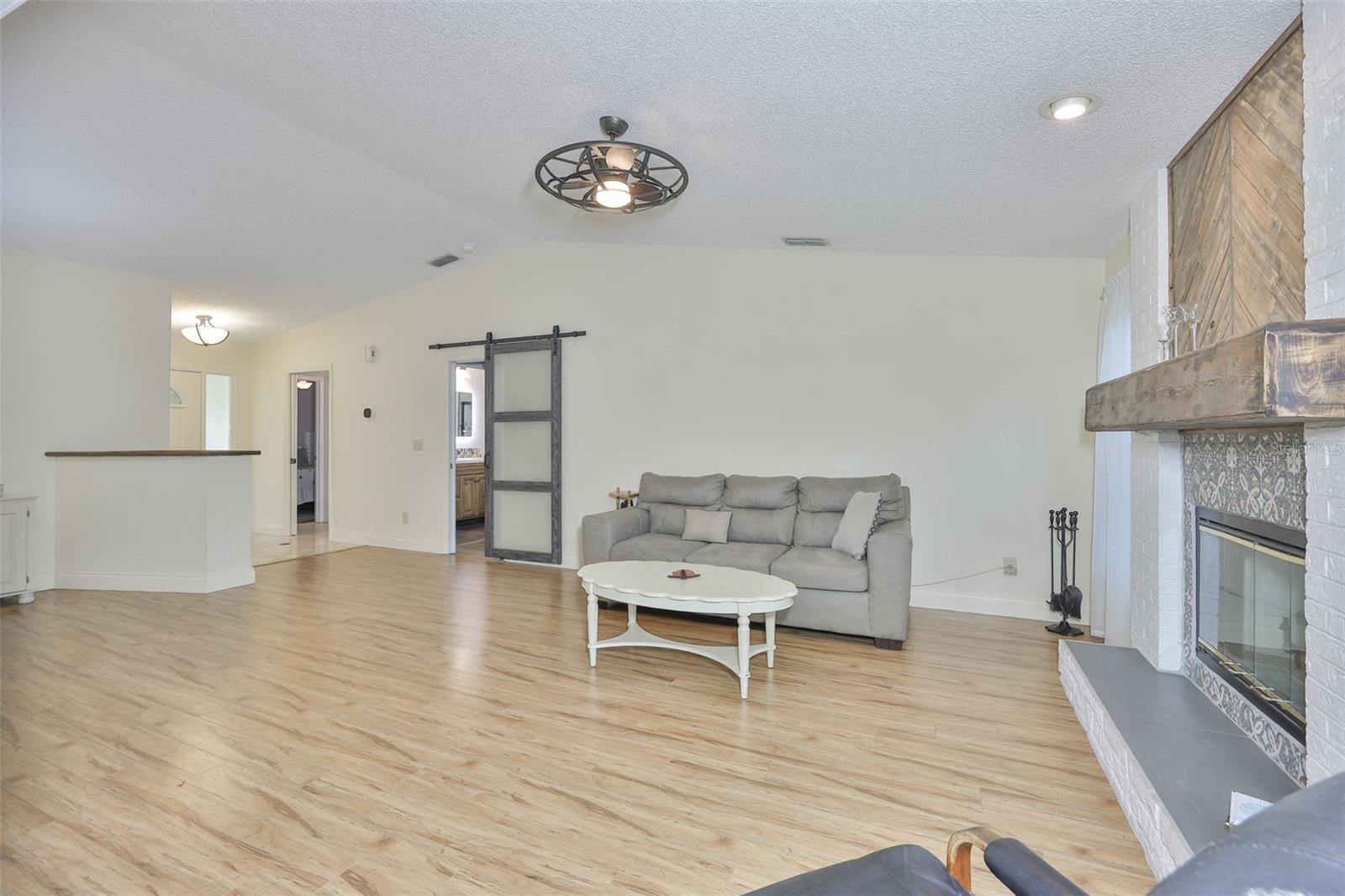 VILLAS ON THE GREEN A CONDOMIN - Residential