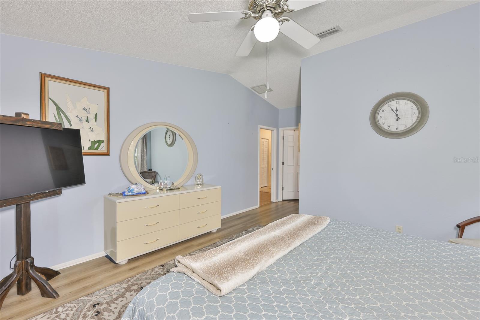 VILLAS ON THE GREEN A CONDOMIN - Residential