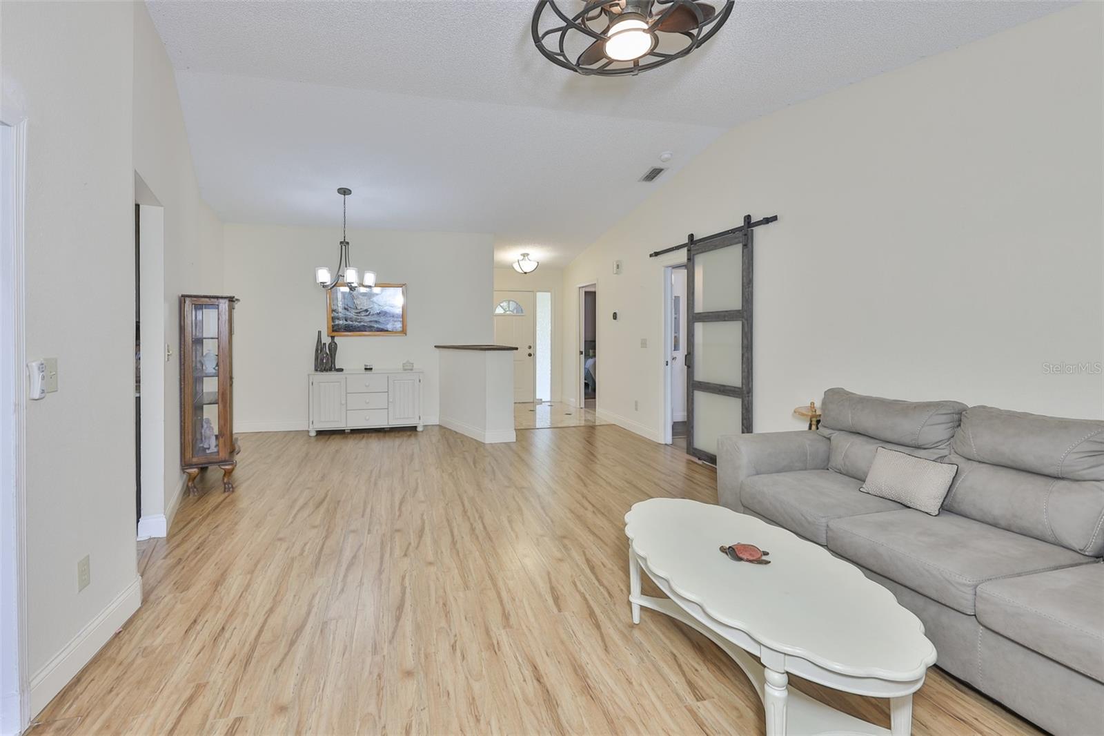 VILLAS ON THE GREEN A CONDOMIN - Residential