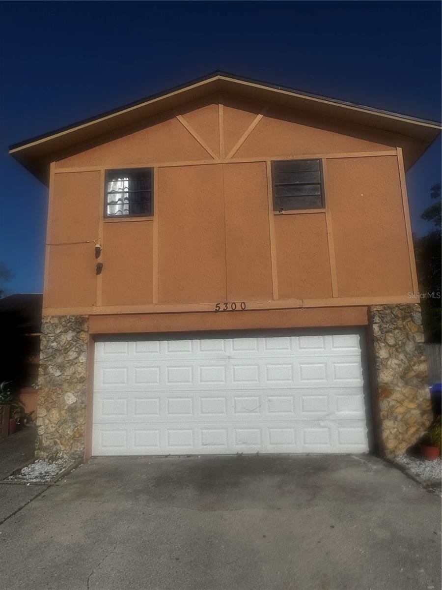 5300 FERNHILL COURT