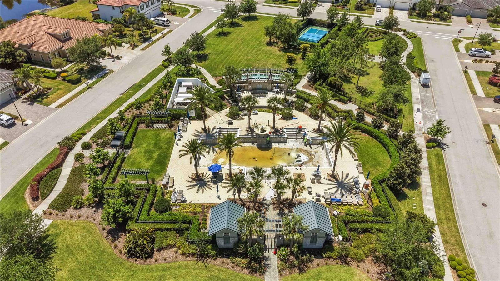 ARBOR GRANDE - Residential