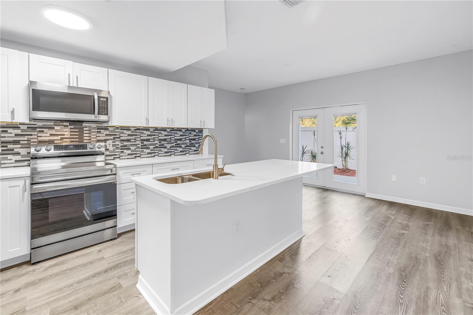 LAS PALMAS TWNHMS - Residential