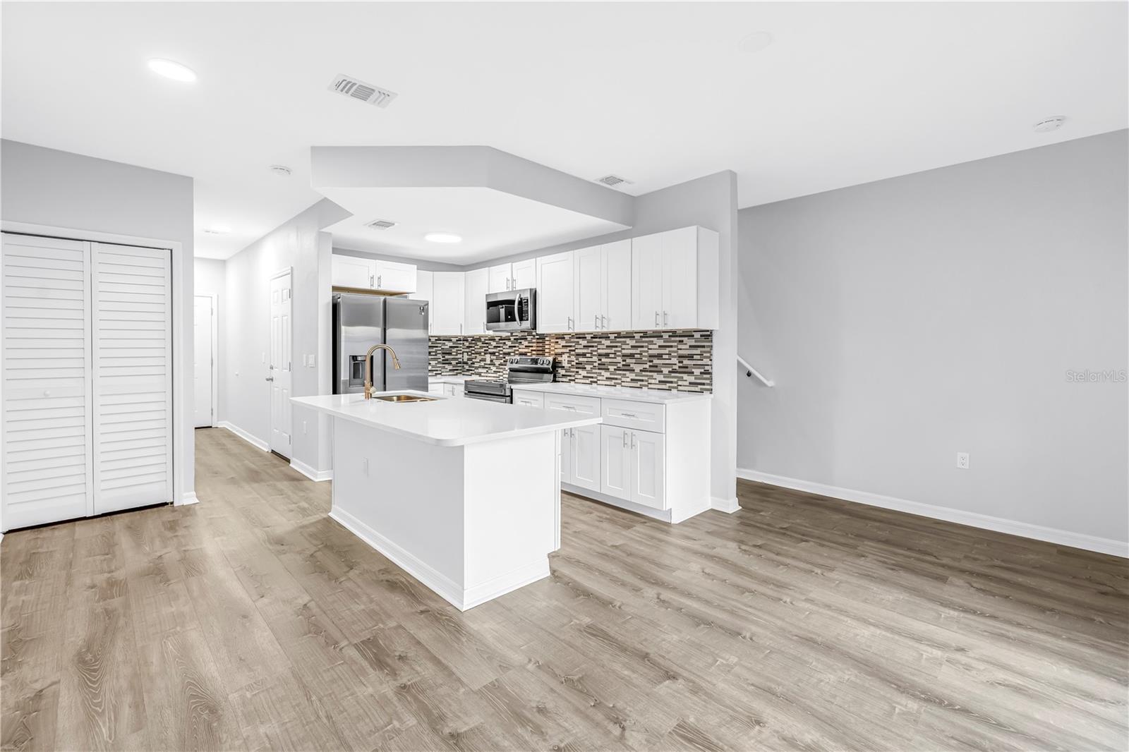 LAS PALMAS TWNHMS - Residential