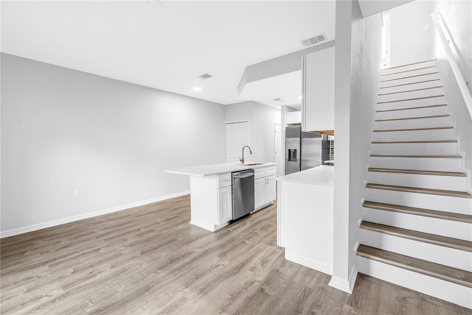 LAS PALMAS TWNHMS - Residential