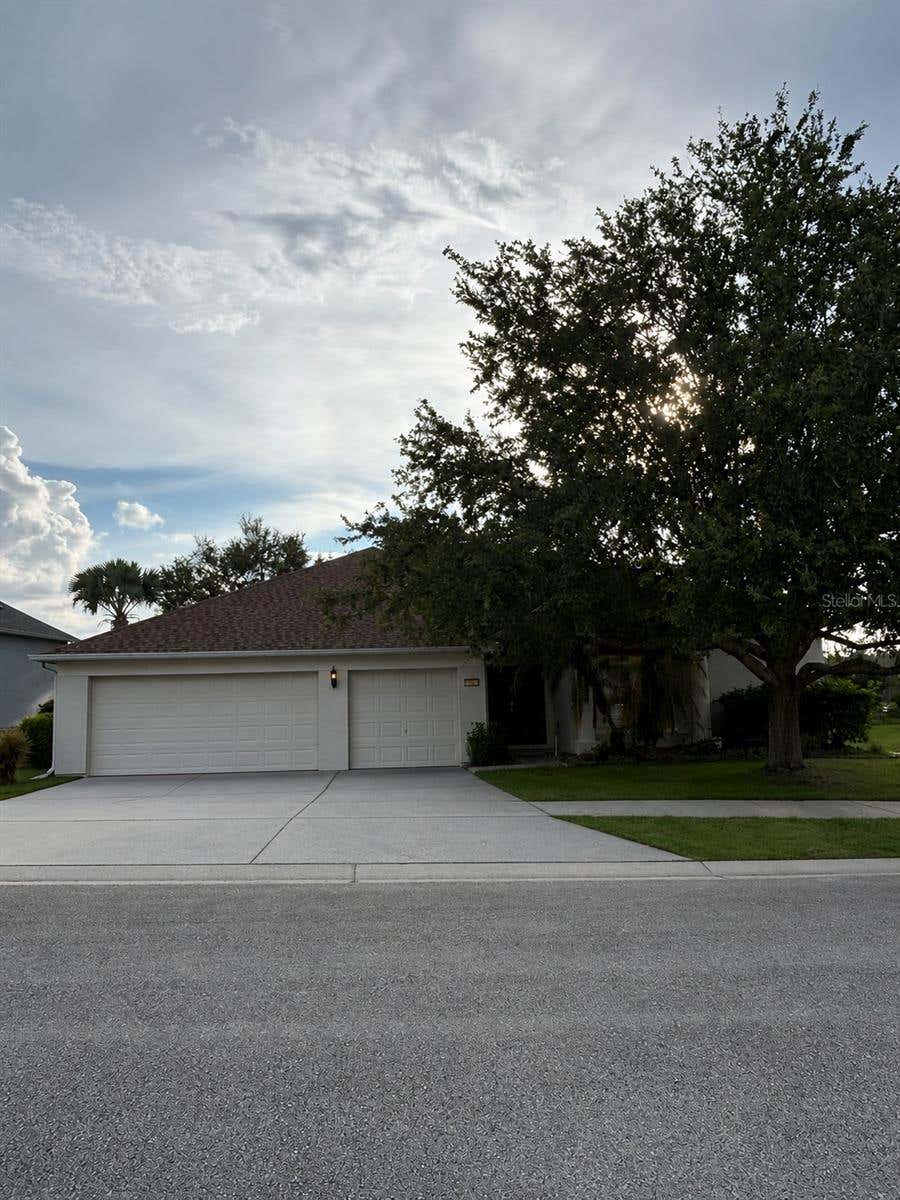 Photo of 602 Hernando Place, Clermont, FL 34715 (MLS # O6433824)