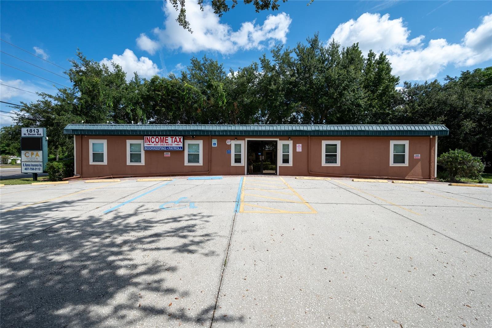 Position your business for success in this 2,500+ sq. ft. professional office space located in one of Orlando’s most high-traffic corridors. Situated on Dean Rd. with over 25,000 vehicles passing daily (and just off E. Colonial Dr. with another 40,000+), this property offers unmatched visibility and brand exposure for your company.
The functional layout includes 8 rentable private offices, 3 bathrooms, a spacious lobby with kitchenette, and 13 dedicated parking spaces with handicap accessibility. The half-acre lot allows for easy access and ample parking for staff and clients.
Well-maintained with a roof approximately 10 years old, this building is truly turnkey and ready for immediate occupancy. Whether you need space for a growing team, a medical practice, legal offices, or another professional service, this flexible floor plan adapts to your needs.
Don’t miss this opportunity to lease in one of Orlando’s most visible, accessible, and desirable locations!