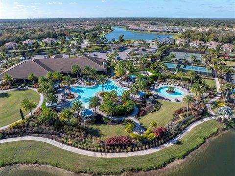 A home in PALMETTO