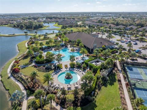 A home in PALMETTO