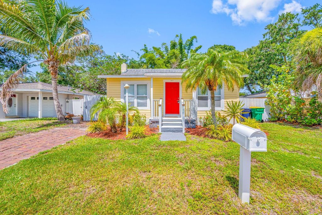 Photo of 907 18th Avenue W, Palmetto, FL 34221 (MLS # A4699518)