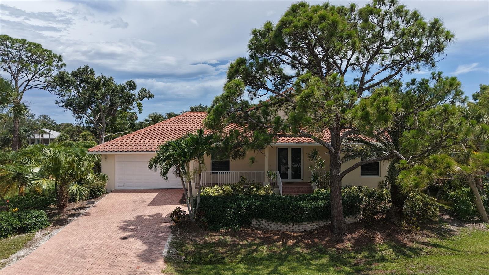 205 SUGARLOAF DRIVE