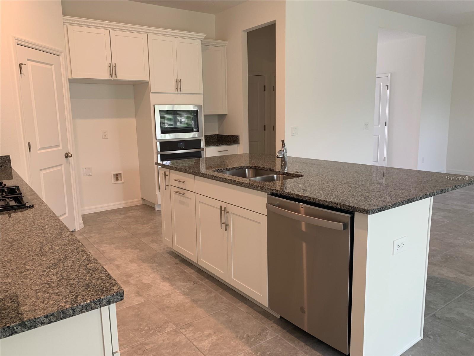 SAN SEBASTIAN RESERVE - Residential Lease