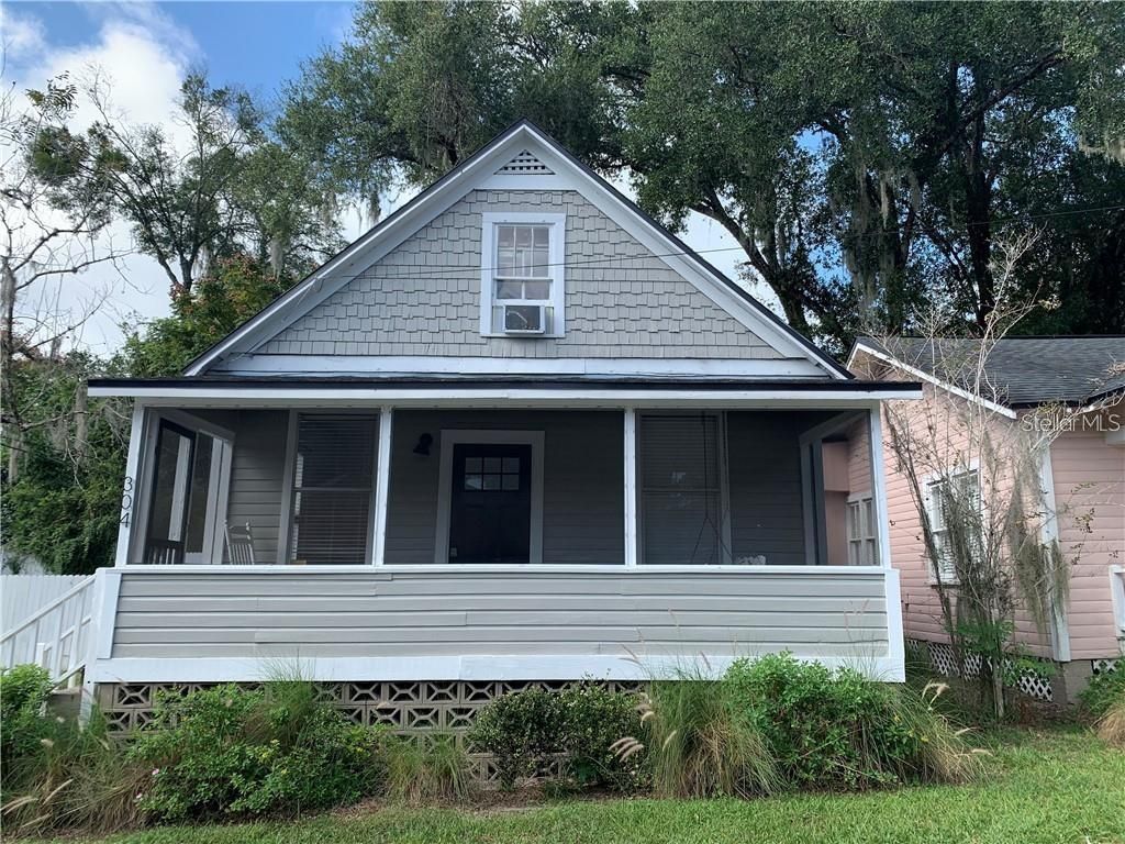 Photo of 304 Page Court, Deland, FL 32720 (MLS # V4945398)
