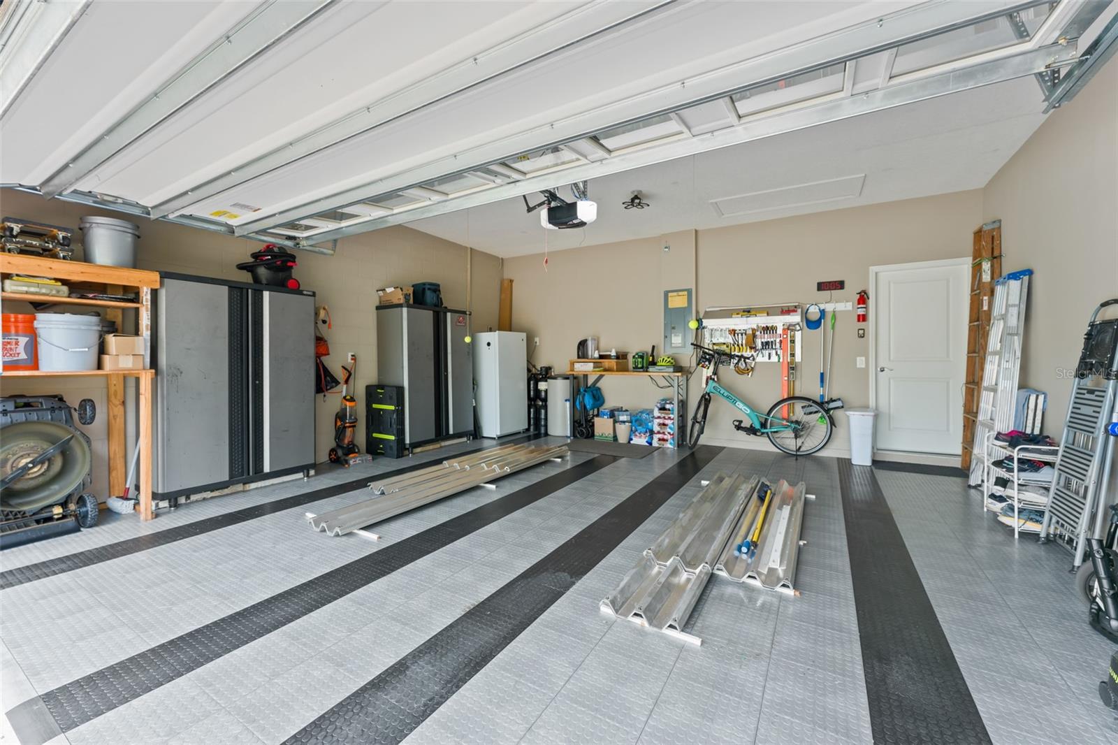 SUMMERLAKE - Residential