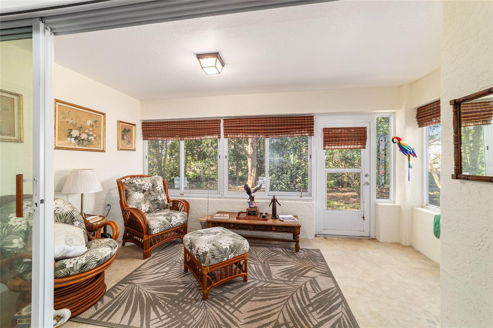 ON TOP OF THE WORLD - PROVIDENCE - Residential