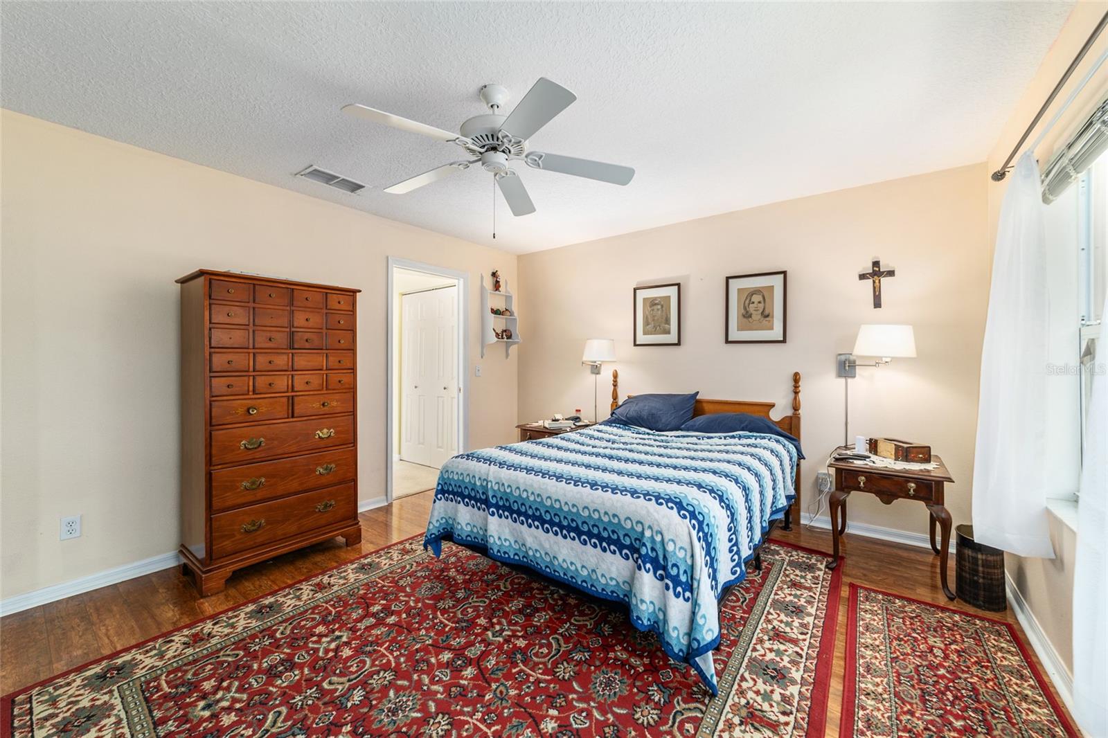 ON TOP OF THE WORLD - PROVIDENCE - Residential