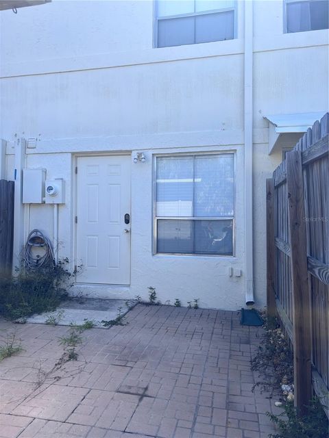 Photo of 4515 La Capri Court, Tampa, FL 33611 (MLS # A4695876)