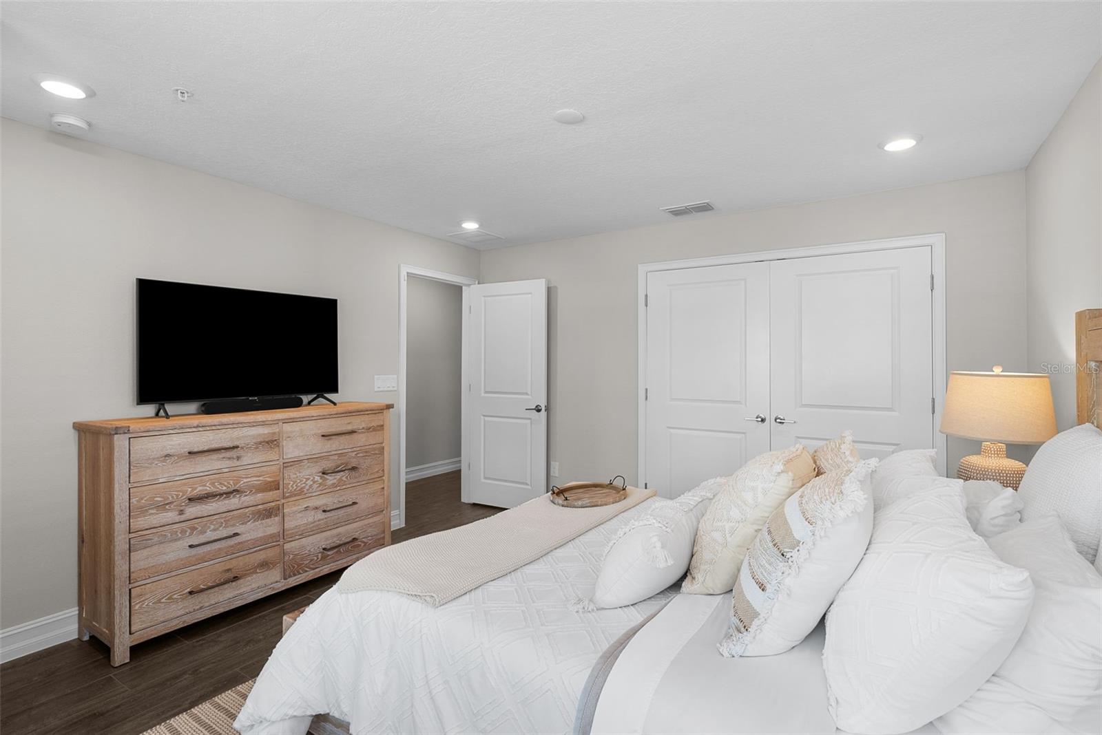 INLET SHORE TWNHMS PH 2A & 2B - Residential Lease