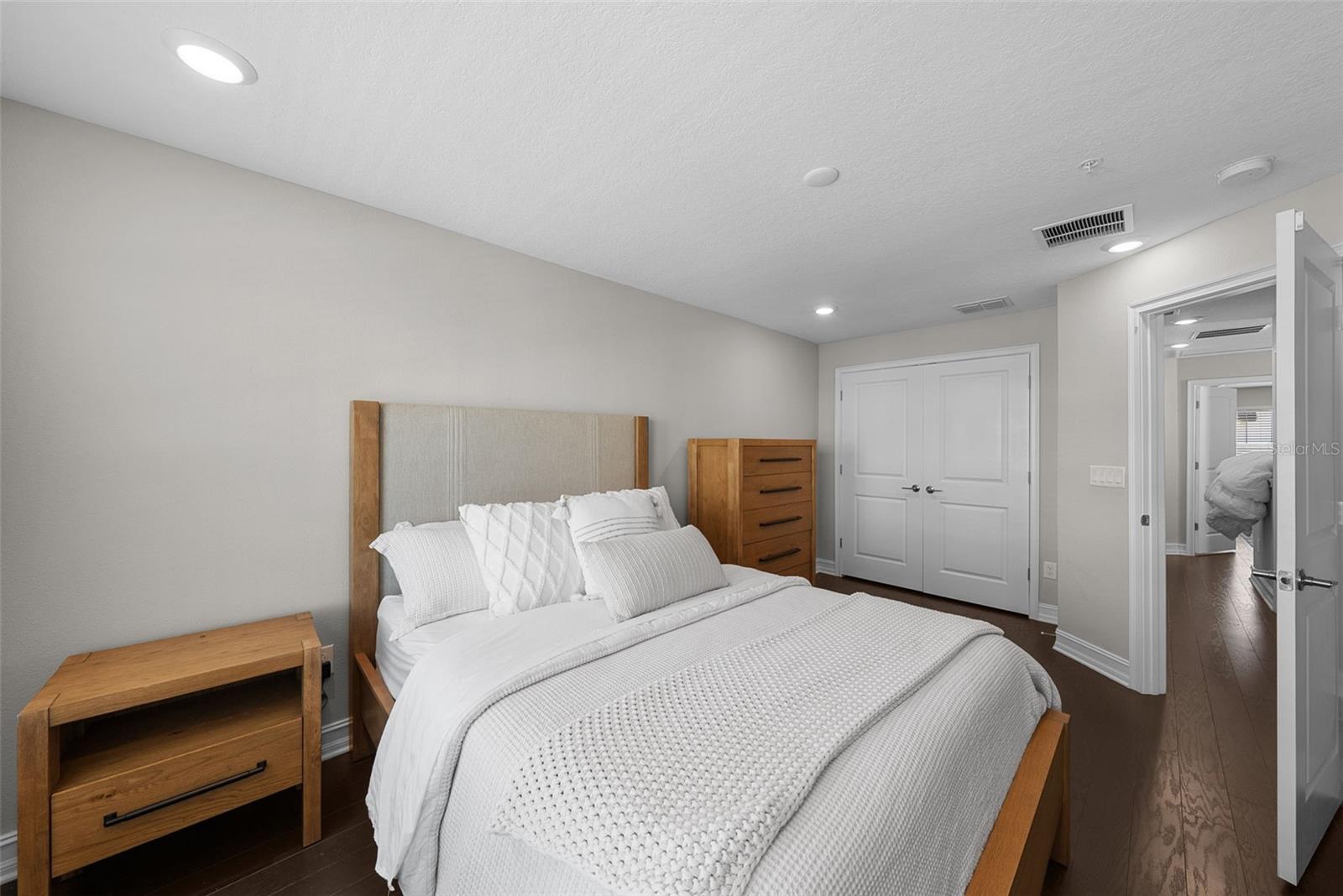 INLET SHORE TWNHMS PH 2A & 2B - Residential Lease