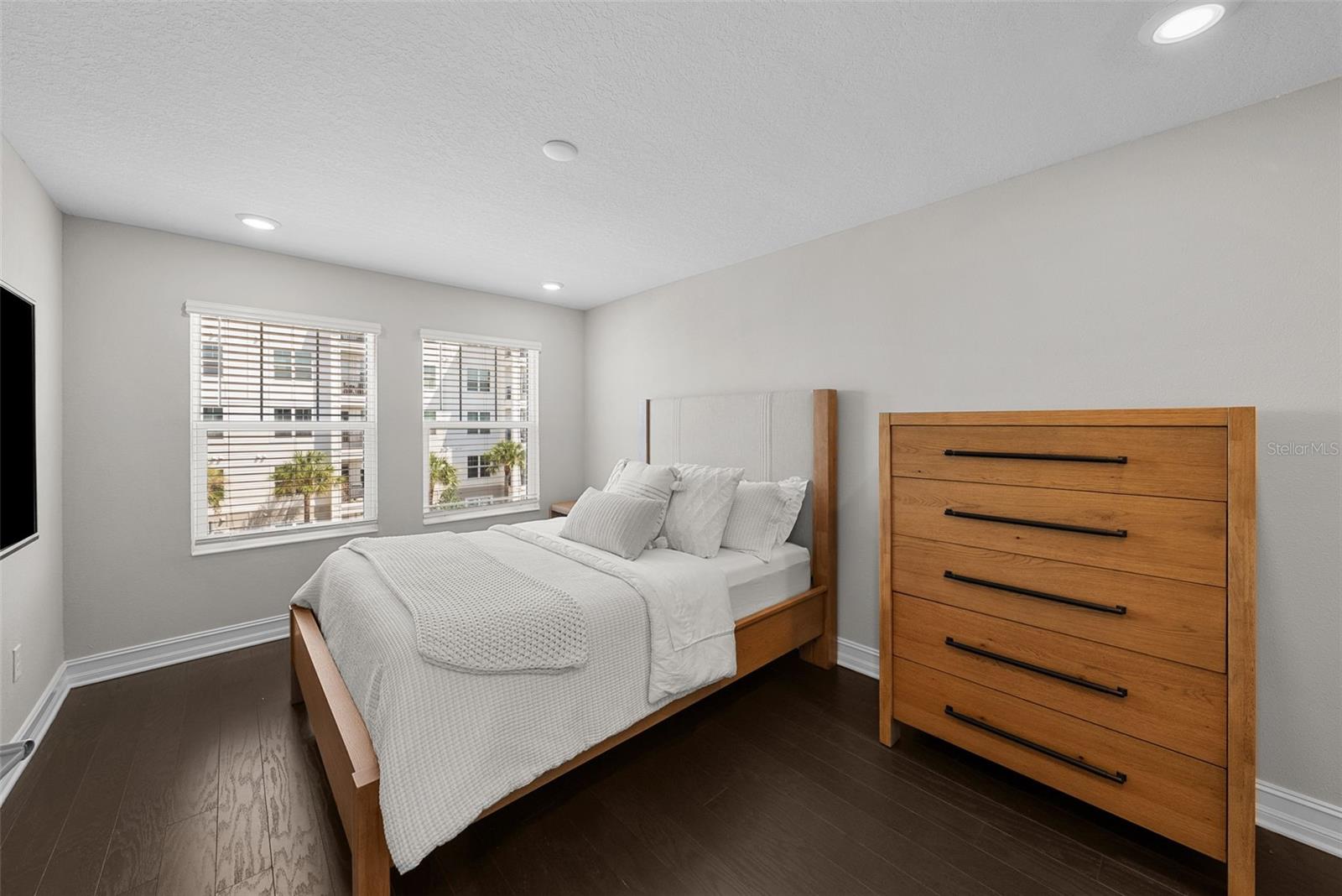 INLET SHORE TWNHMS PH 2A & 2B - Residential Lease