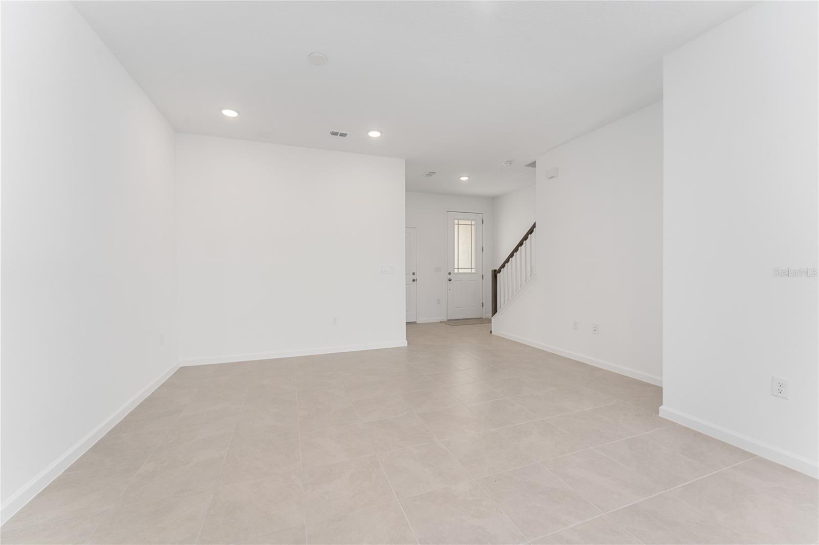 877 SPRING PALMS LOOP