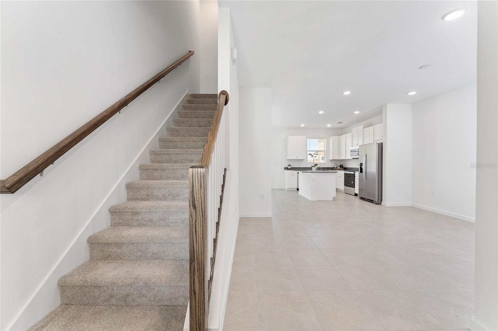 877 SPRING PALMS LOOP