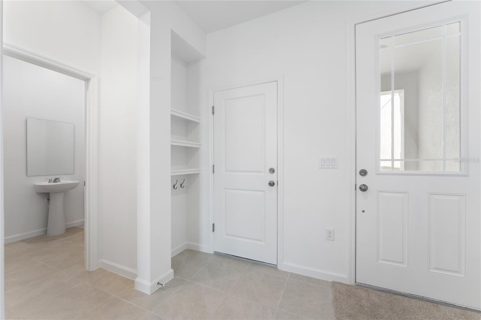 877 SPRING PALMS LOOP