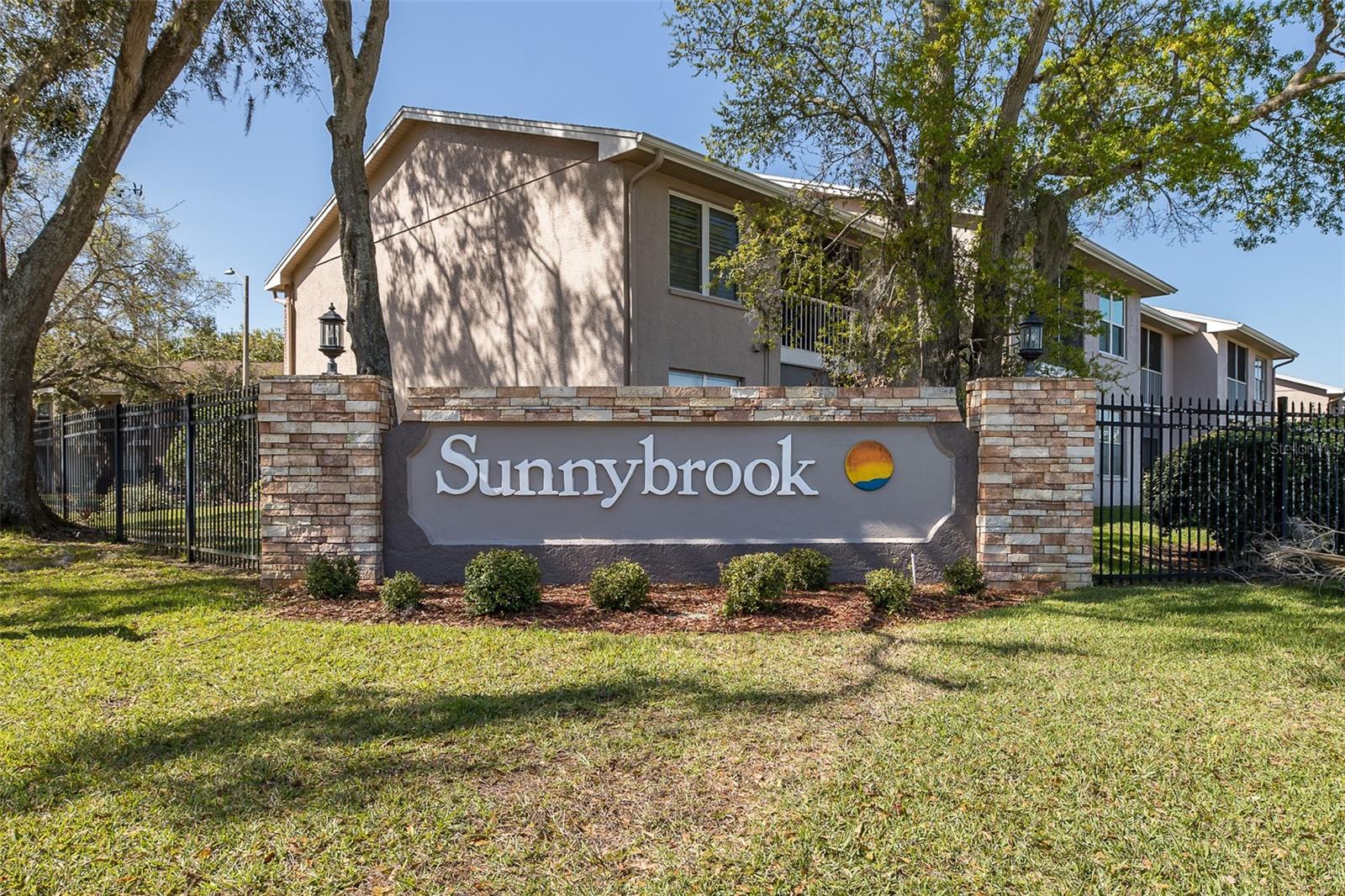 SUNNYBROOK CONDO 01 - Residential