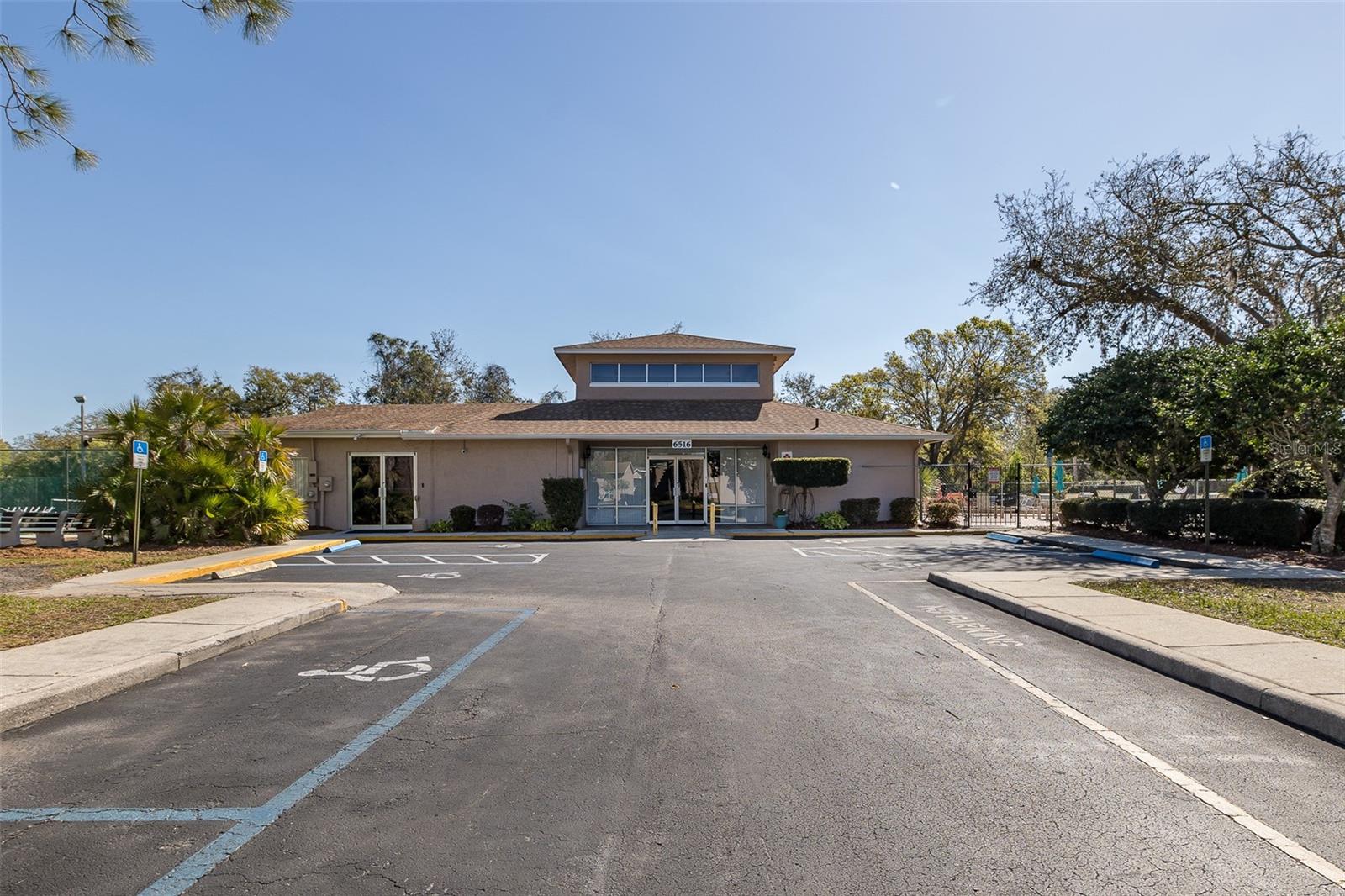 SUNNYBROOK CONDO 01 - Residential