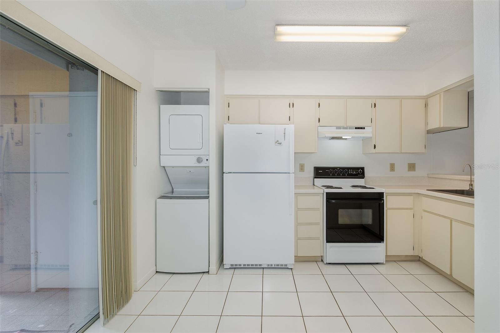 SUNNYBROOK CONDO 01 - Residential