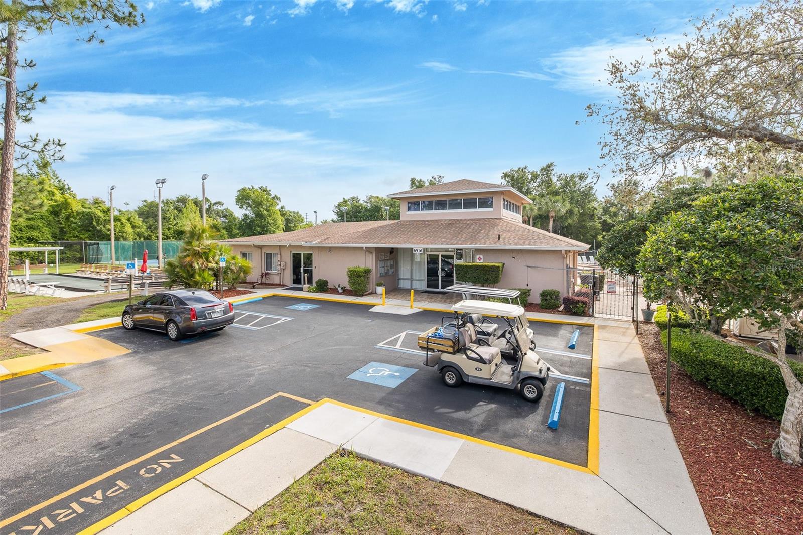 SUNNYBROOK CONDO 01 - Residential