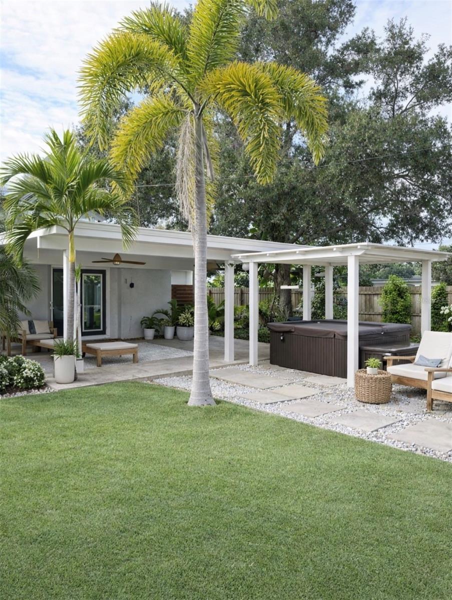 RIVIERA BAY - Residential