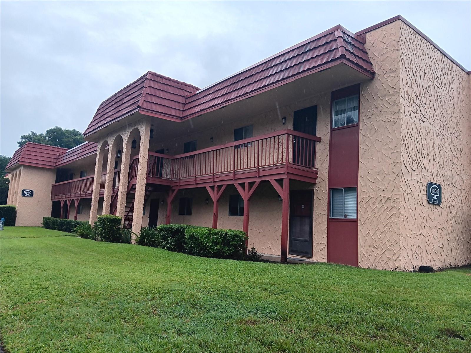 Welcome to your hnew home!
This second floor unit is immaculate and tile floors shine upon entrance.
Enjoy the community amenities; pool, tennis courts, BBQ area, and dog run.
Get ready for a relaxing summer by the pool and enjoy the view from your rear balcony!
