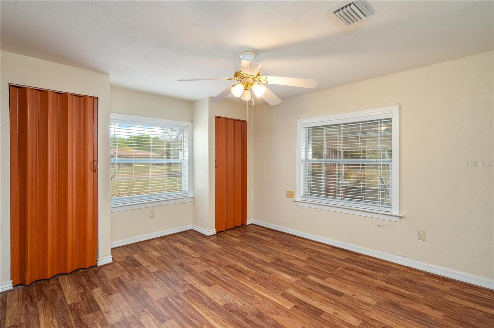 LAKESIDE - Residential