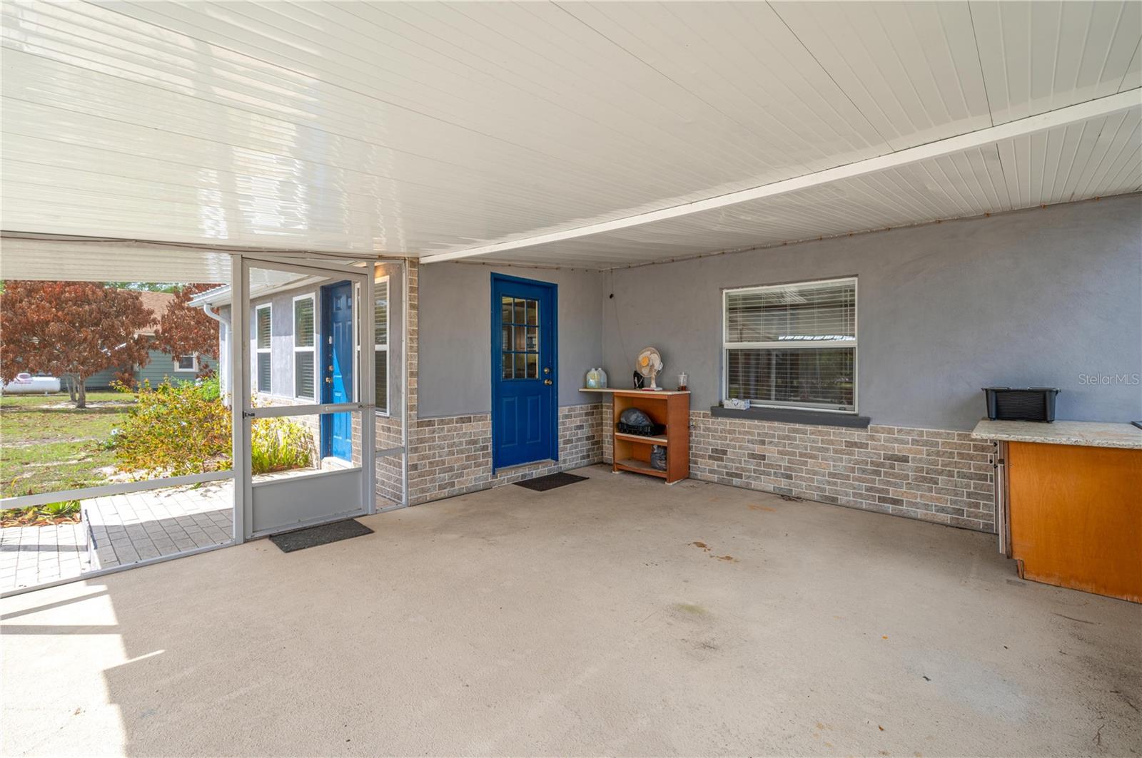 LAKESIDE - Residential