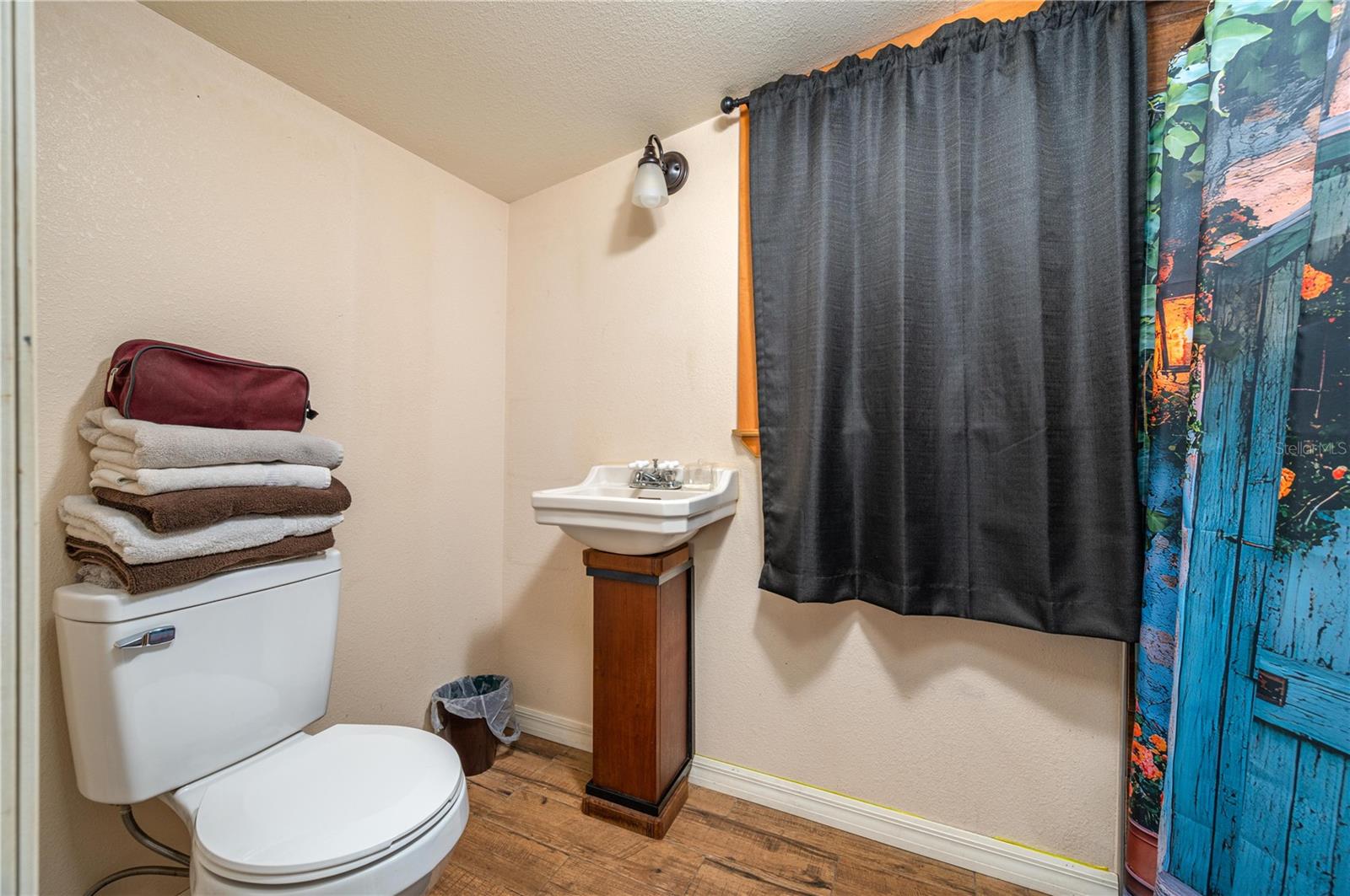 LAKESIDE - Residential