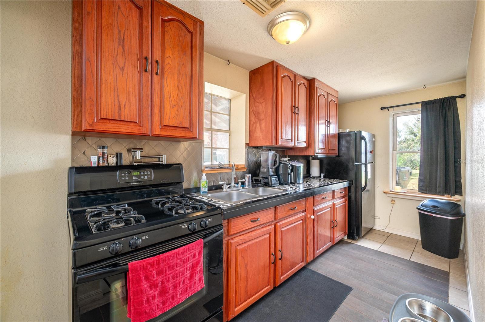 LAKESIDE - Residential