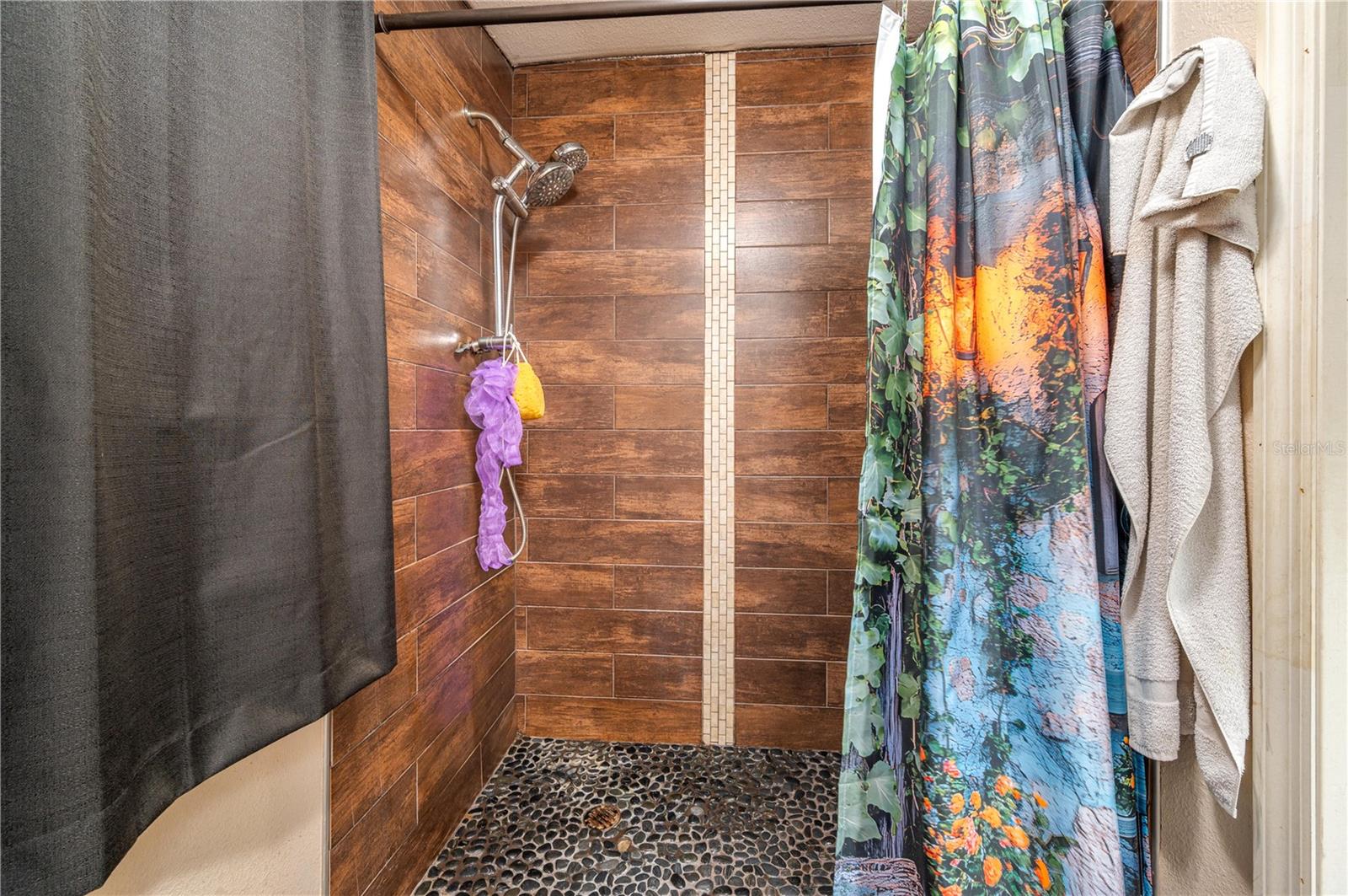 LAKESIDE - Residential