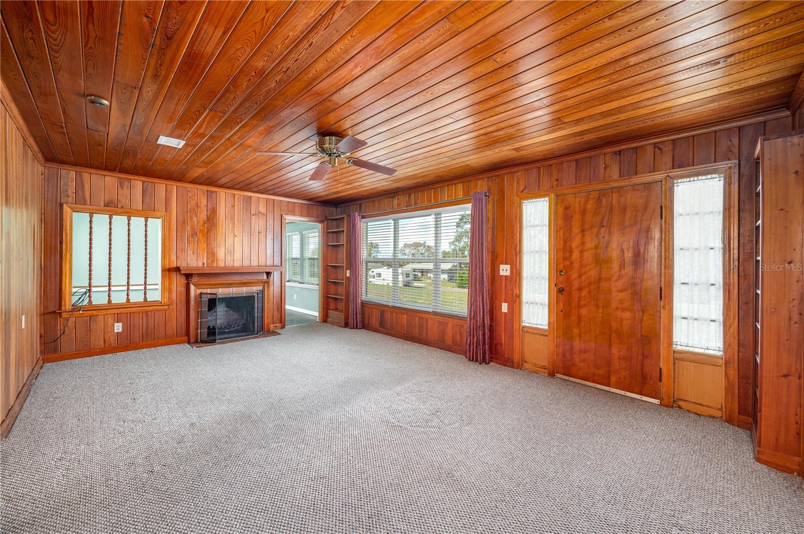 LAKESIDE - Residential