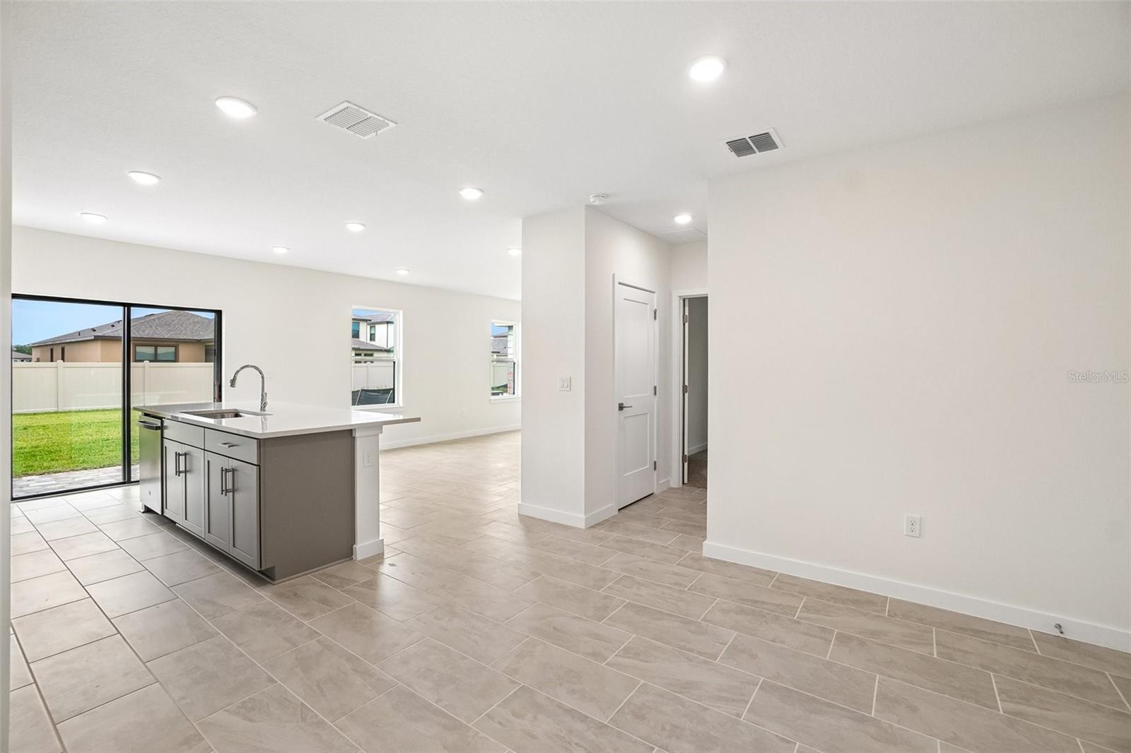 GRASSLANDS WEST - Residential