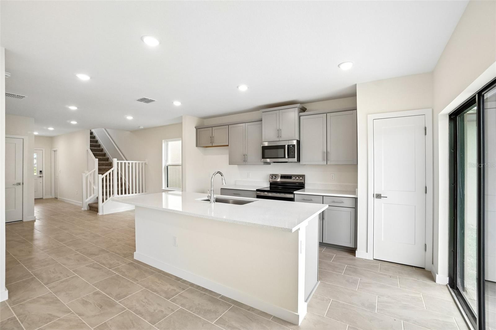 GRASSLANDS WEST - Residential
