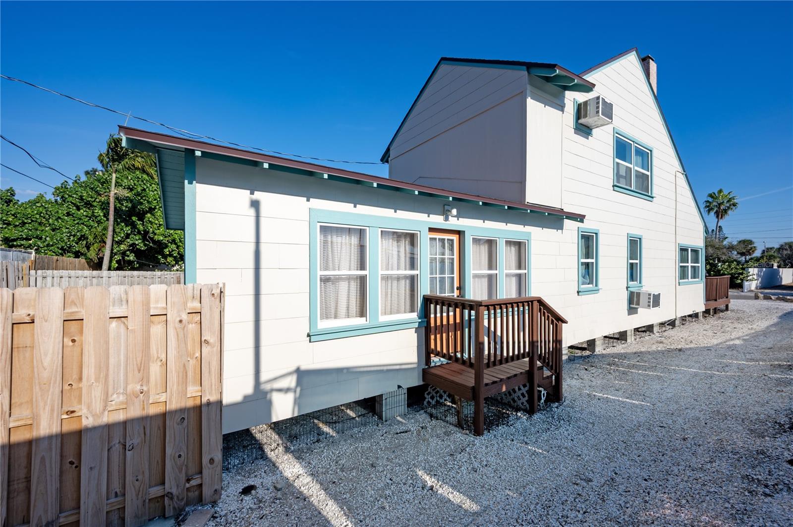 BENNETT BEACH - Residential