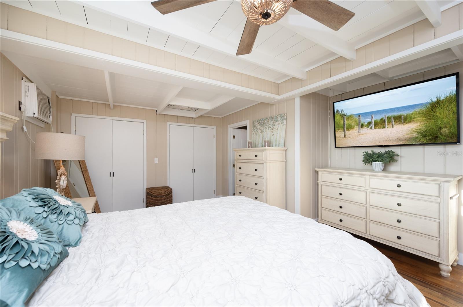 BENNETT BEACH - Residential