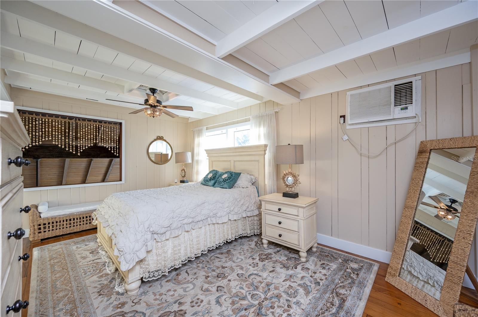 BENNETT BEACH - Residential