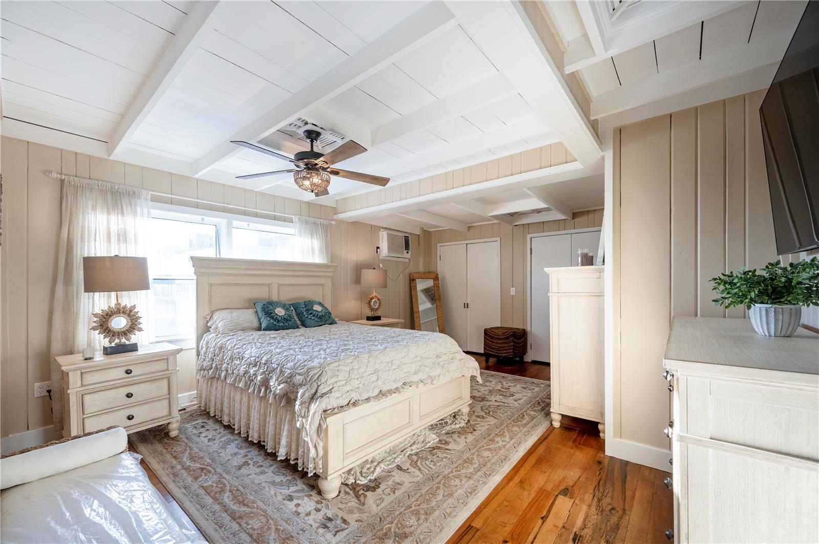 BENNETT BEACH - Residential