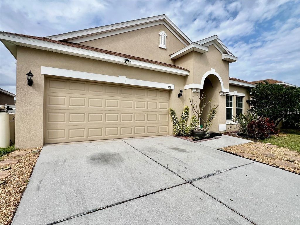 Photo of 724 Parker Den Drive, Ruskin, FL 33570 (MLS # O6369183)