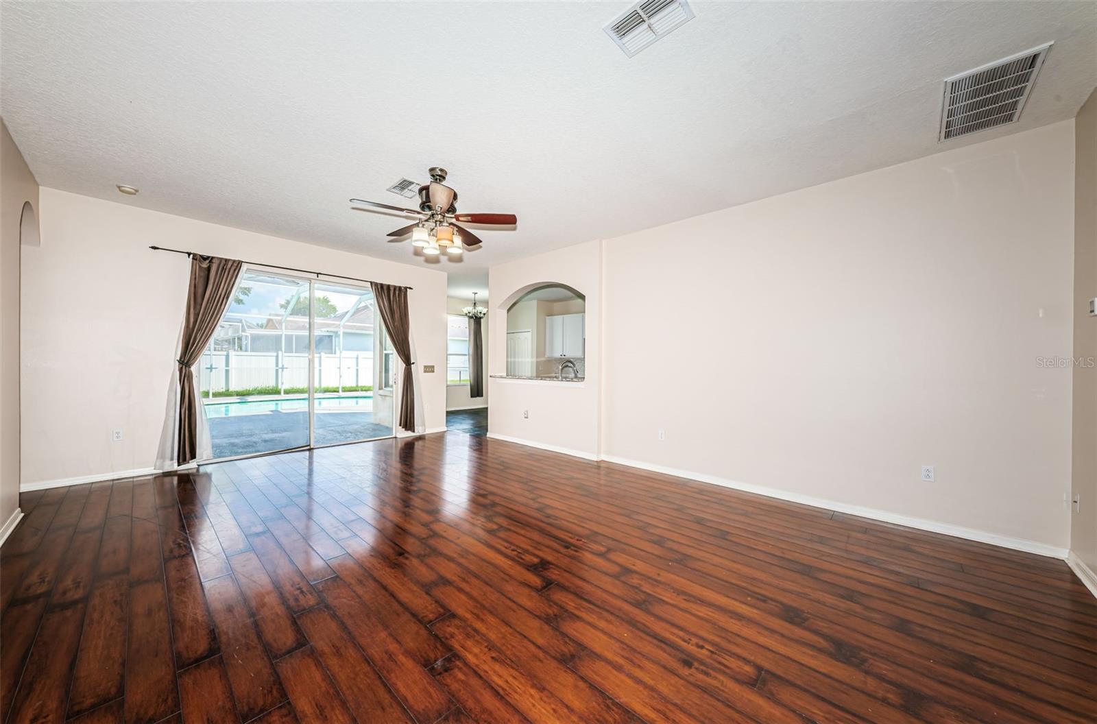 TRINITY WEST - Residential