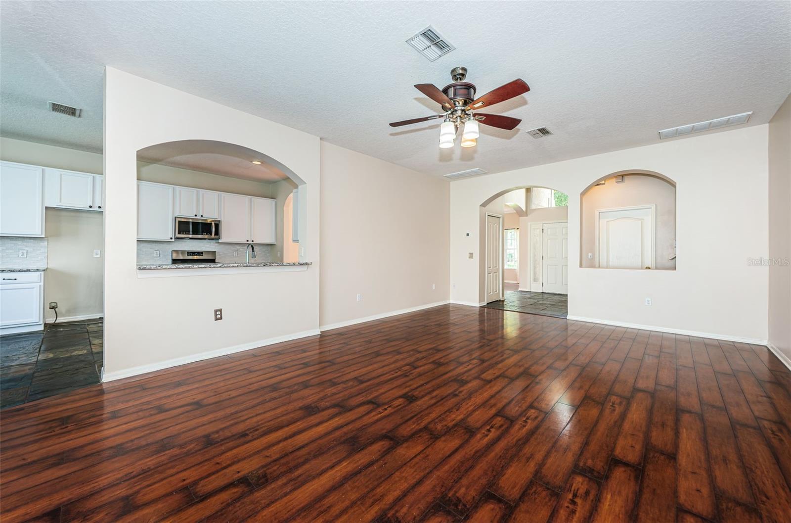 TRINITY WEST - Residential