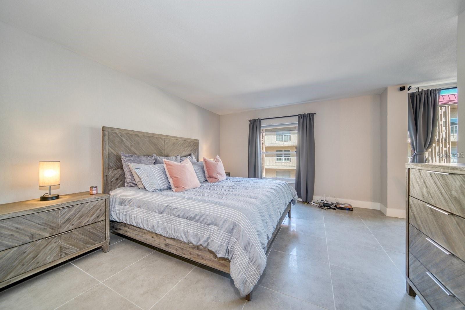 ISLANDER THE CONDO - Residential