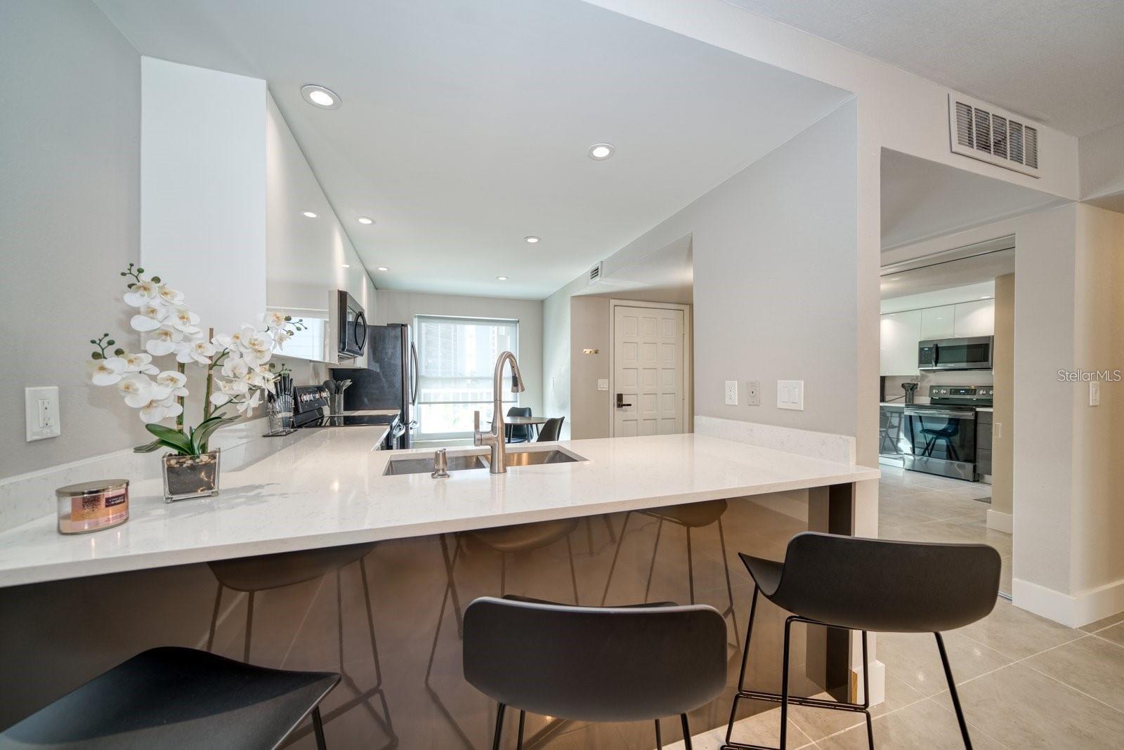 ISLANDER THE CONDO - Residential