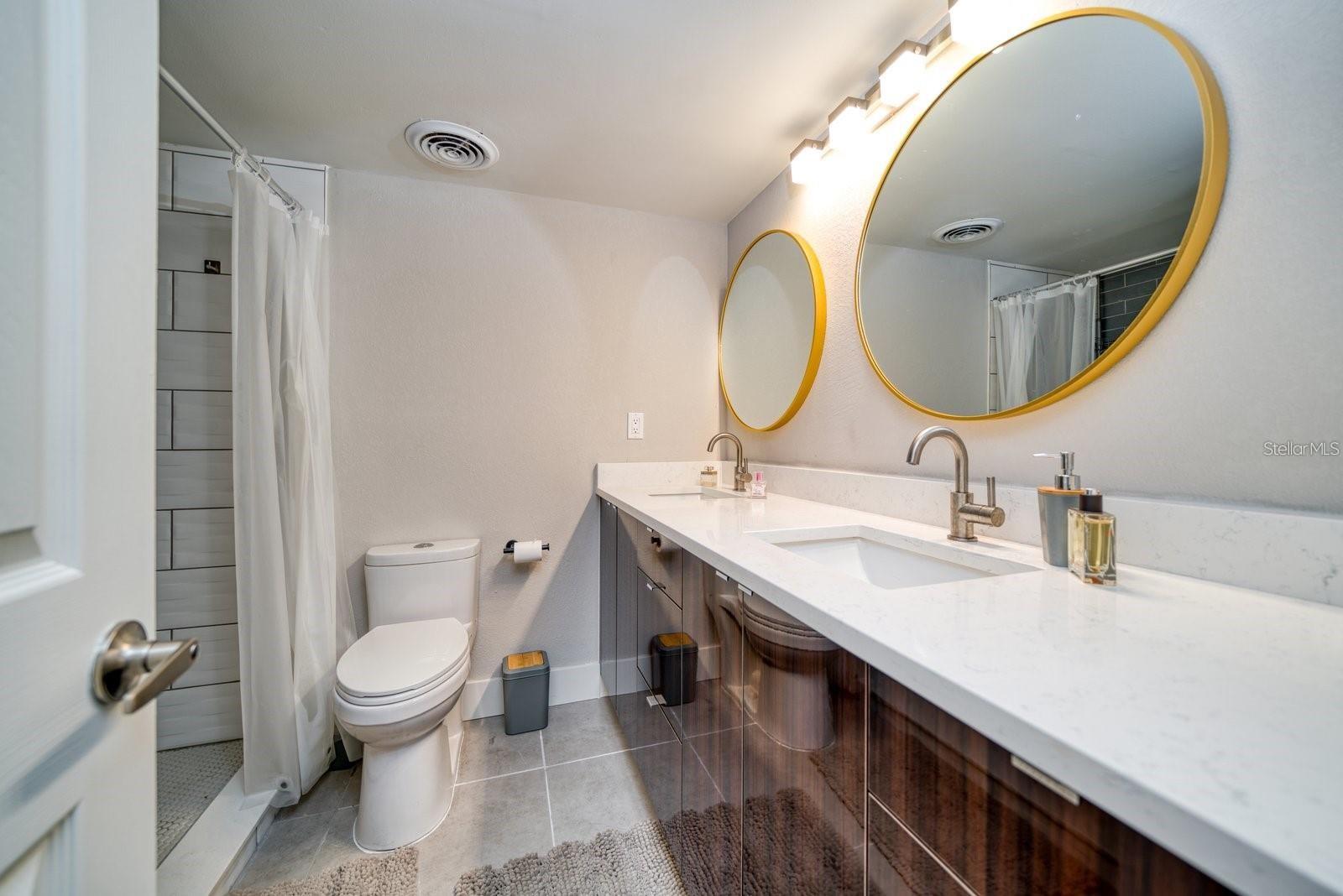 ISLANDER THE CONDO - Residential